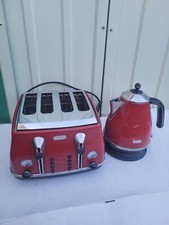 De'Longhi CTO4003.R Icona Vintage 4 Slice Toaster & Kettle Stylish Set Red Used 