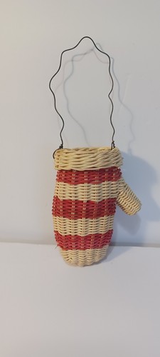 Wicker mitten mini basket - mitten,