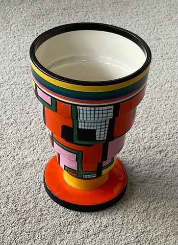 Lovely wedgwood clarice cliff - lovely,