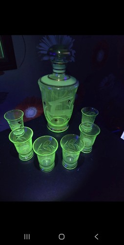 Vintage art deco uranium - art, glass