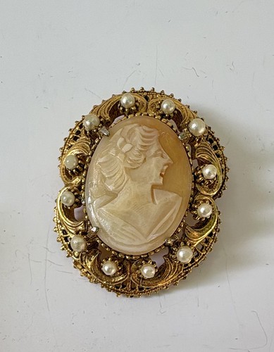 Vintage signed florenza - signed, cameo