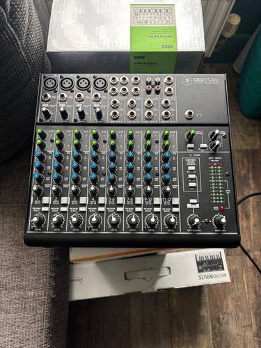Mackie 1202vlz4 12 channel - mackie, 12-channel