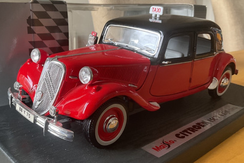 Boxed maisto 1952 - , red