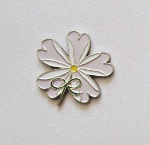 Macmillan cancer charity pin - macmillan,