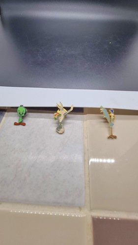 Vintage looney tunes - looney, enamel