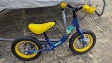 APOLLO WIZZER CHILDS BALANCE BIKE. WITH BRAKES. ADJUSTABLE SEAT AND HANDLEBARS.