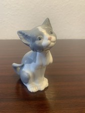 Lladro Figurine Cat  Feed Me Grey & White 5113