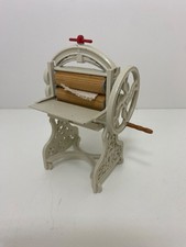 PHOENIX METAL VICTORIAN MANGLE WORKING DOLLS HOUSE KITCHEN LAUNDRY