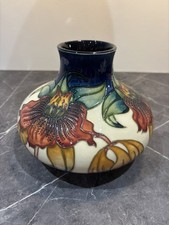 Moorcroft Anna Lily pattern