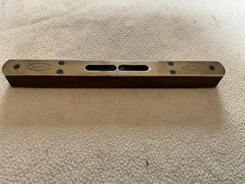 Vintage spirit level j - ￼,