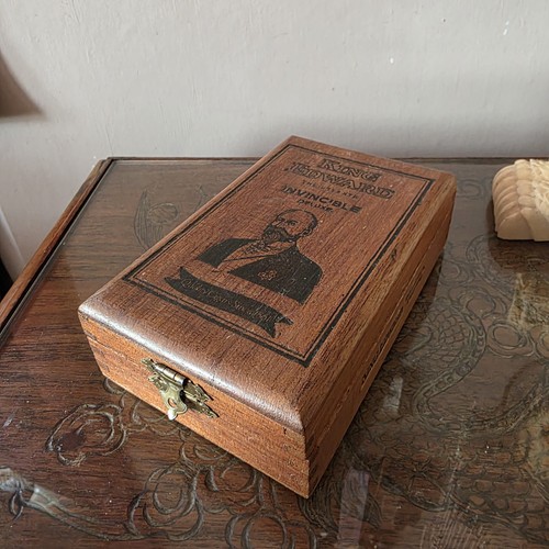 Wooden cigar box king - cigar,