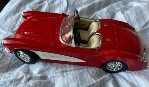 Bburago chevrolet corvette - chevrolet,