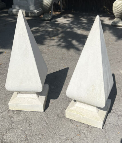 Stone gate pier caps - , pyramid