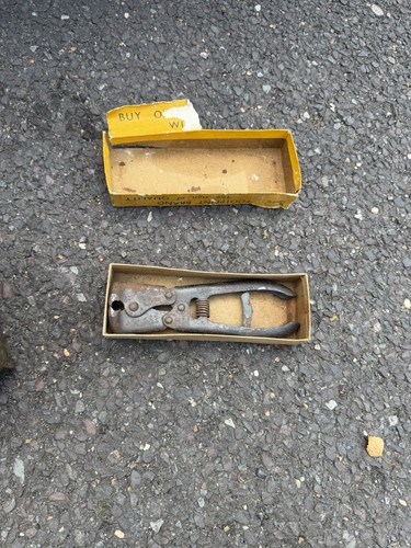 Vintage footprint end cutting - end,