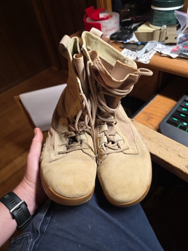 Size 2015 688974 200 - 10.5, 688974-200