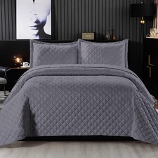 Lightweight Quilted Bedspread