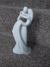 Circle Of Love “infinite Love” Figurine 116485 Kim Lawrence enesco