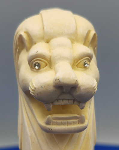 Singapore merlion figurine - merlion,