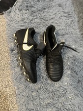 Nike Tiempo Ronaldinho SG R10 Quality Football Boots Size UK 8/8.5 EU 42, US 43