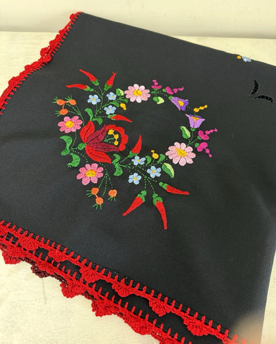 Vintage tablecloth black red - black,