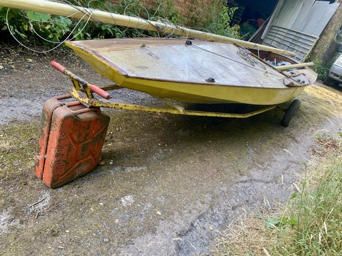 Early fireball racing dinghy - fireball,