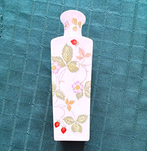 Wedgwood bone china - bone, bud