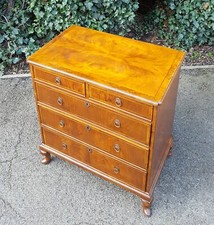 QUEEN ANNE BURR WALNUT CHEST OF 5 DRAWERS