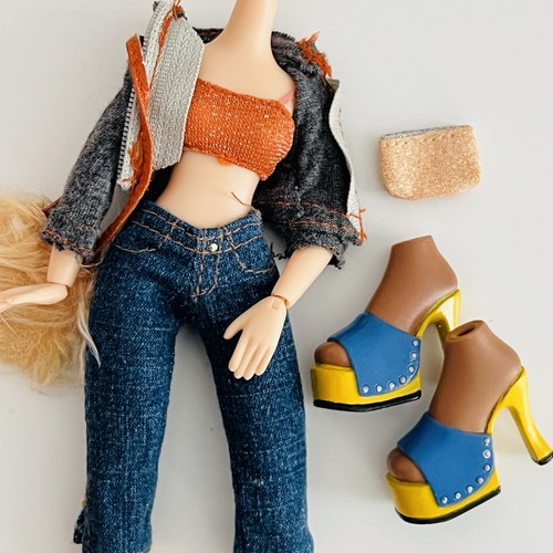 Bratz doll clothes shoppin - clothes, shoppin’