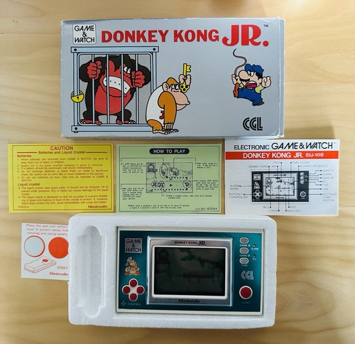 Nintendo game watch - &,