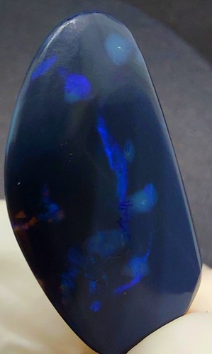 31ct huge solid black - 16.31ct,