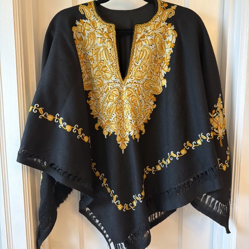 Mystic black woolen poncho - black,