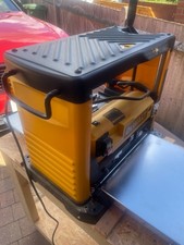DeWalt DW733 Portable Thicknesser 240V 1800W 2mm Planing Depth 152mm Capacity