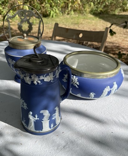 Antique wedgwood dark blue - wedgwood,