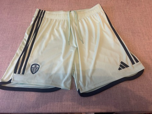 Leeds united mint - 22/23,