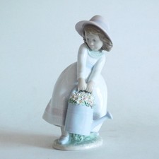 LLADRO FIGURINE SPRINGTIME FUN