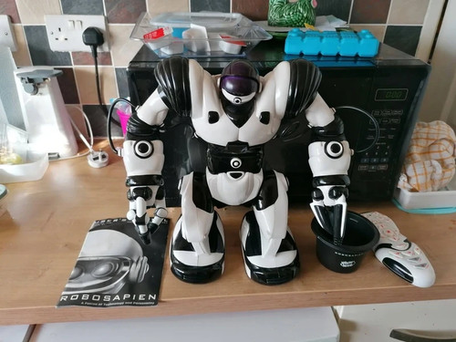 Wowwee robosapien 2004 robot - robosapien,