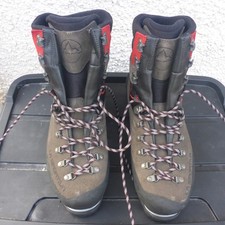 LA SPORTIVA MOUNTAIN BOOT