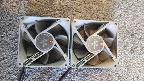 Two used noctua r8 - two,