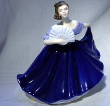 ROYAL DOULTON FIGURINE ELAINE