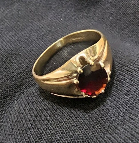9ct gold gentleman garnet - 9ct, gentleman's