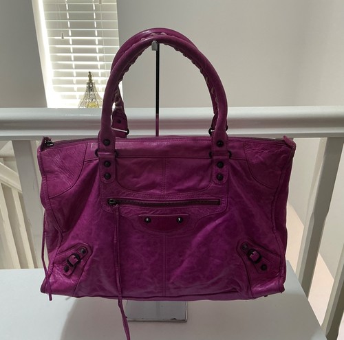 Bright pink fuchsia y2k - bright,