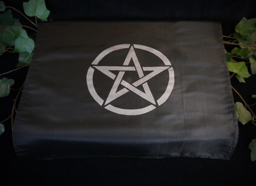Altar cloth with - ,
