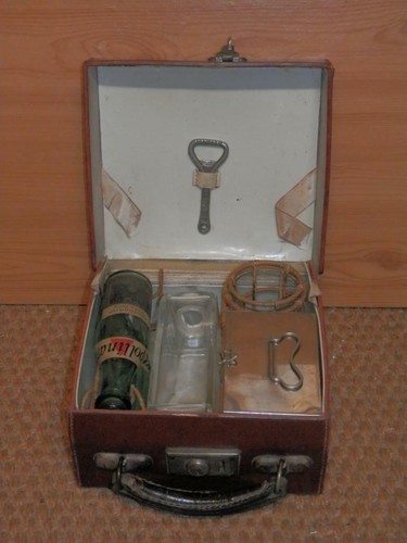 Antique leather picnic canteen - antique,