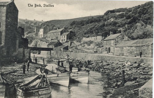 Staithes the beck looking - staithes,
