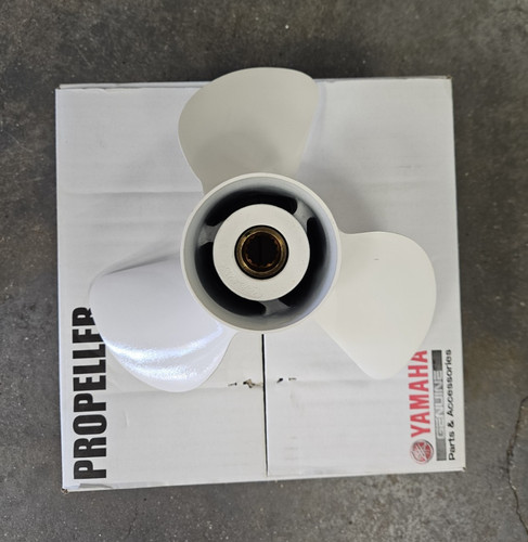 New yamaha propeller - new, 40