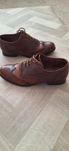 Bertie brogue shoes - brogue,