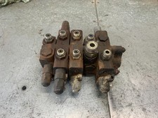 Hydraulic valve block /