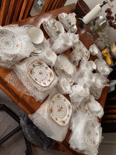 Royal albert petit point china - point,