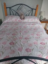Sanderson Double Duvet Cover Set - "Tulip Bloom" in delicate pinks and white VGC