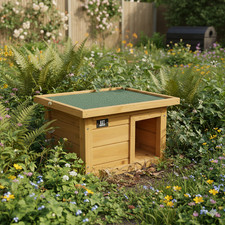 WOODEN HEDGEHOG HOUSE FEEDING